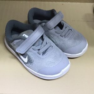 Toddler size 6 Nike Revolution 3 sneakers